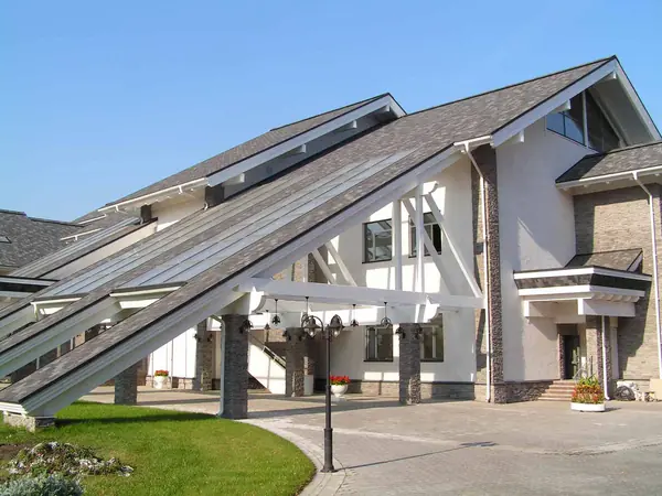 Искусственный камень в экстерьере