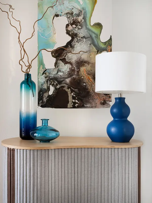 Квартира в синих тонах с видом на Храм Христа Спасителя