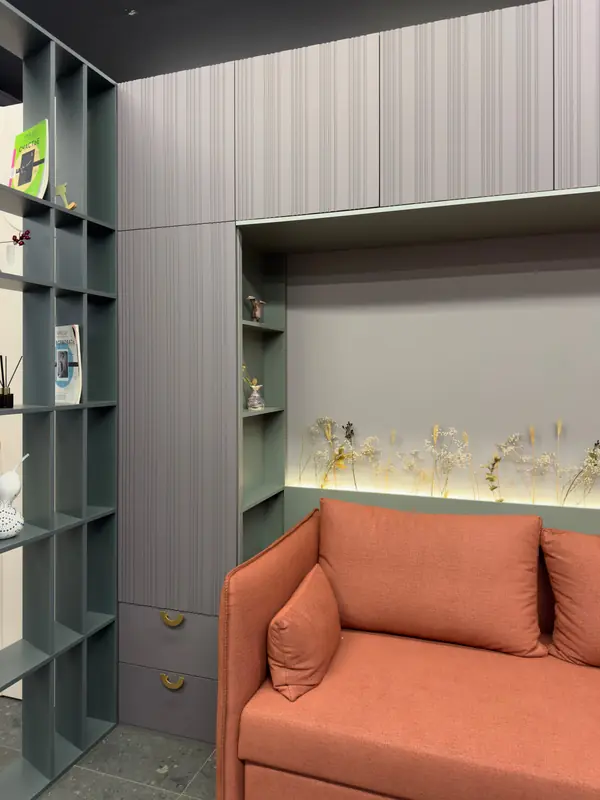 П-образный шкаф в шоуруме