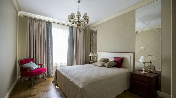 Классический интерьер московской сталинки