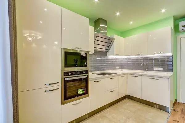 2к квартира, пр. Орджоникидзе, Спб.