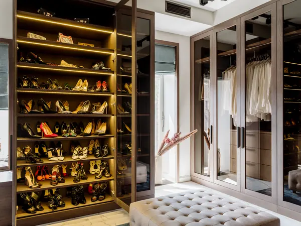 Гардеробные, камин, двери и премиум мебель / ГОРКИ-8