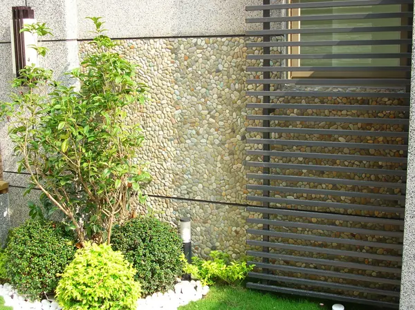 Натуральная Мозаика Галька на Сетке . Использование на фасадах зданий