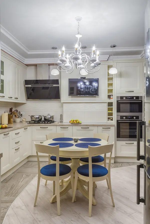 Уютная кухня-столовая в современном стиле