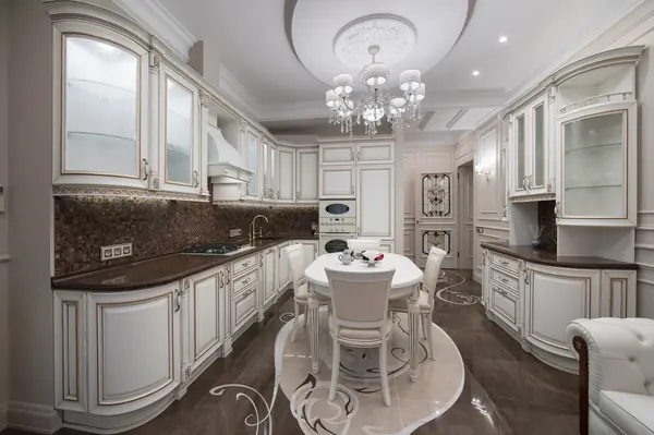 Квартира в классическом стиле на улице Рубинштейна