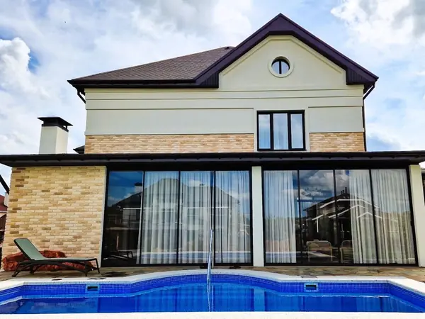 Раздвижное остекление террасы Люксист