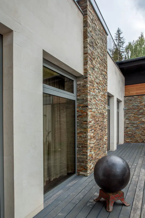 Современный загородный дом "Wing house"