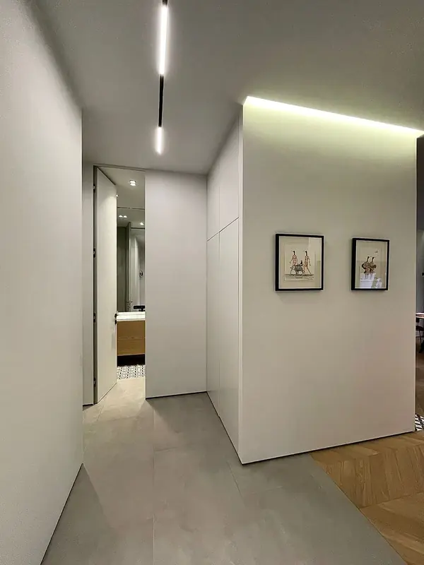 Двери "в потолок"  - квартира в Москве