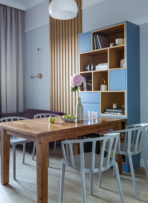 Кухня в Петергофе с высокими потолками