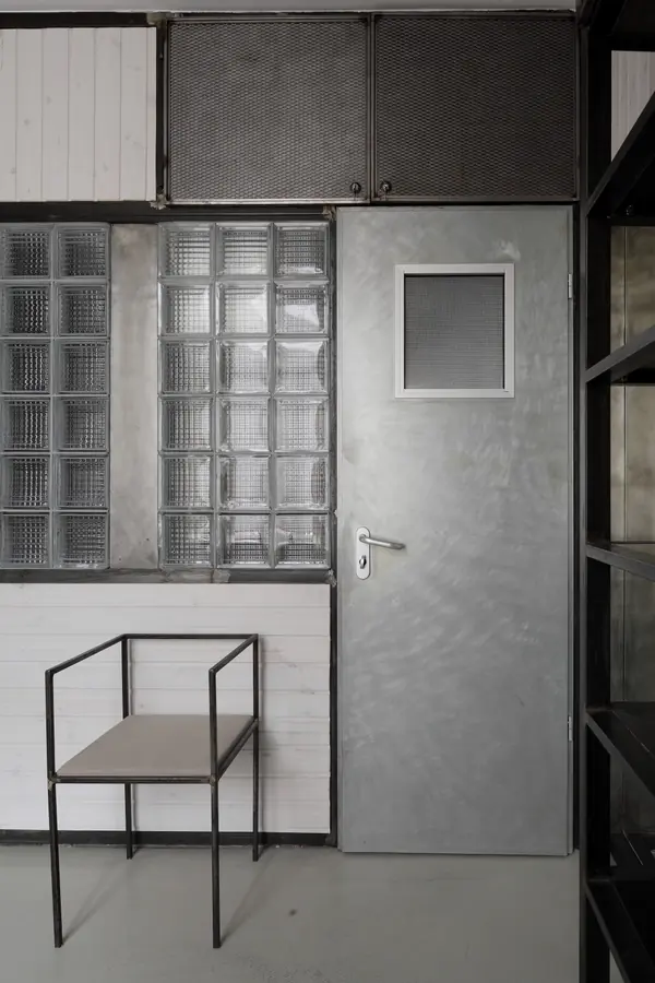 Wood Warm White Apartment