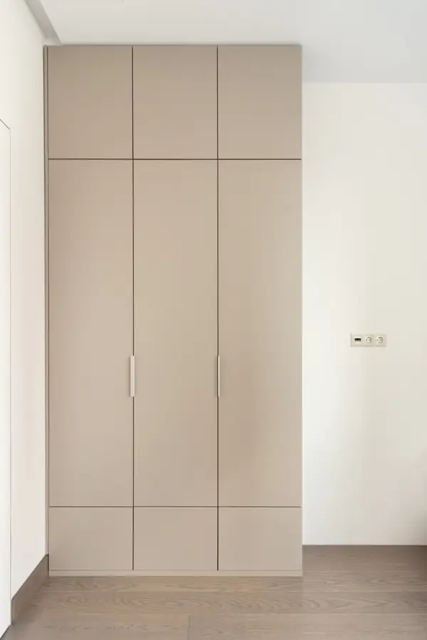 Шкаф в детскую