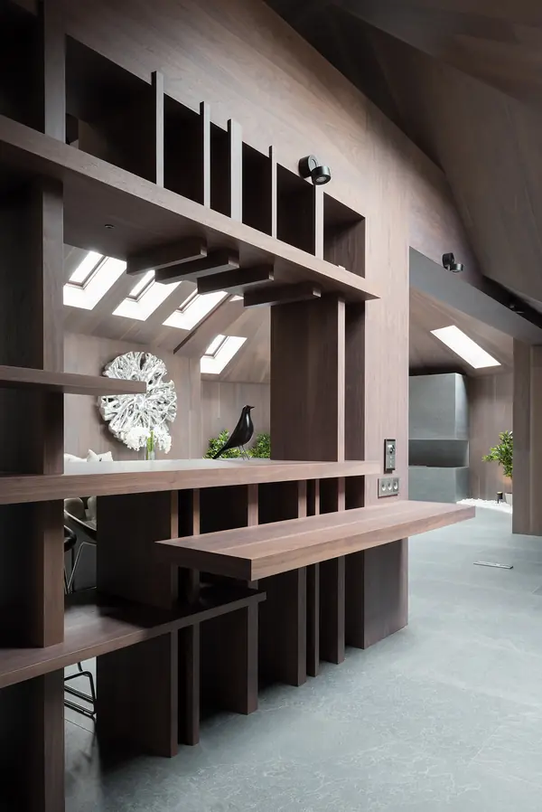 Интерьеры загородного дома в поселке Монтевиль