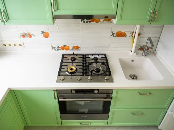 Мятная кухня в сталинке на Ленинском проспекте