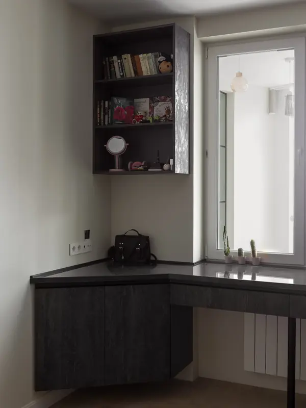 Рабочее место под подоконник в детской в ЖК Маяк