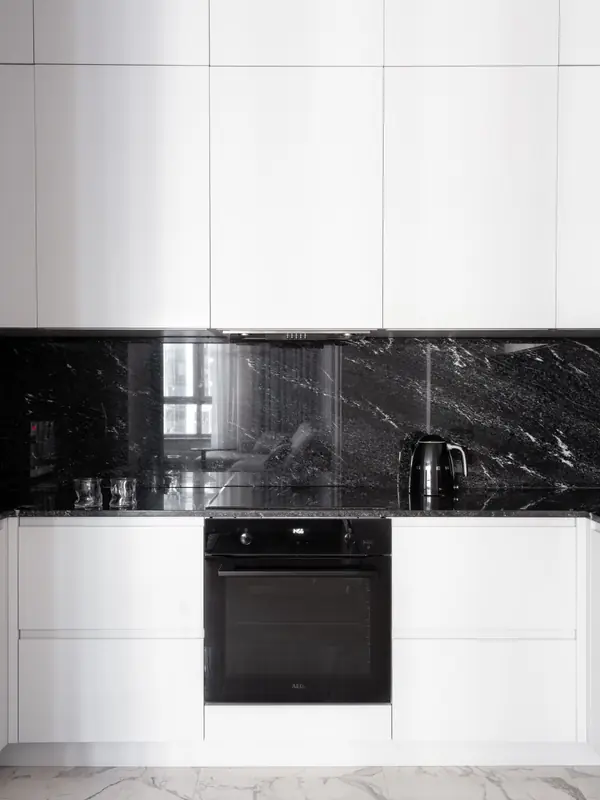 Графичный "Черно-белый" интерьер для студентки архитектурного ВУЗа