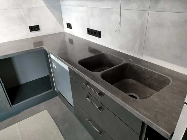 Кухонная столешница из искусственного камня Hi-Macs с чашами