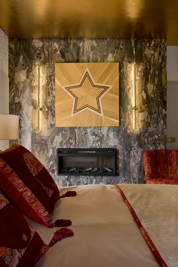 Мастер-спальня в розовом золоте