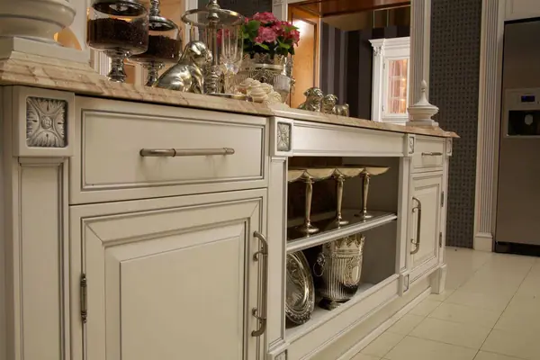 Британика luxury