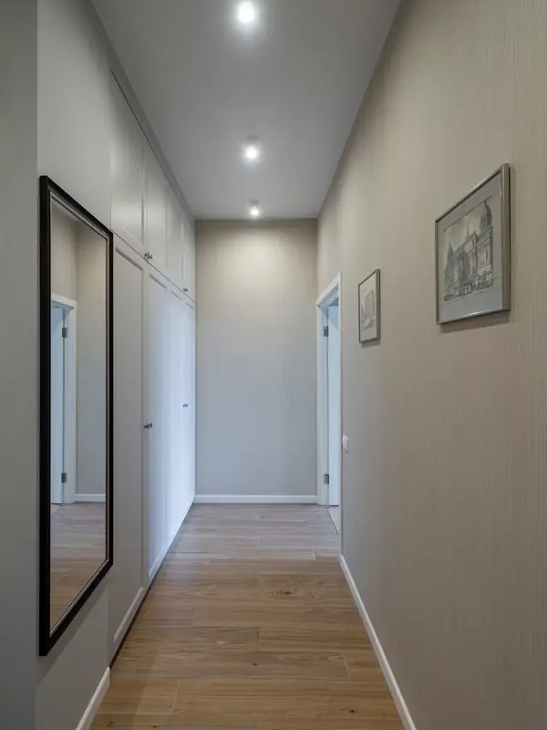 Меблировка прихожей и санузла в светло-мятном цвете