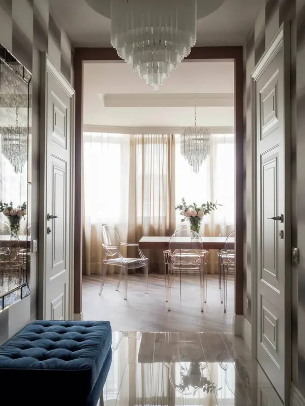Вид на столовую из холла