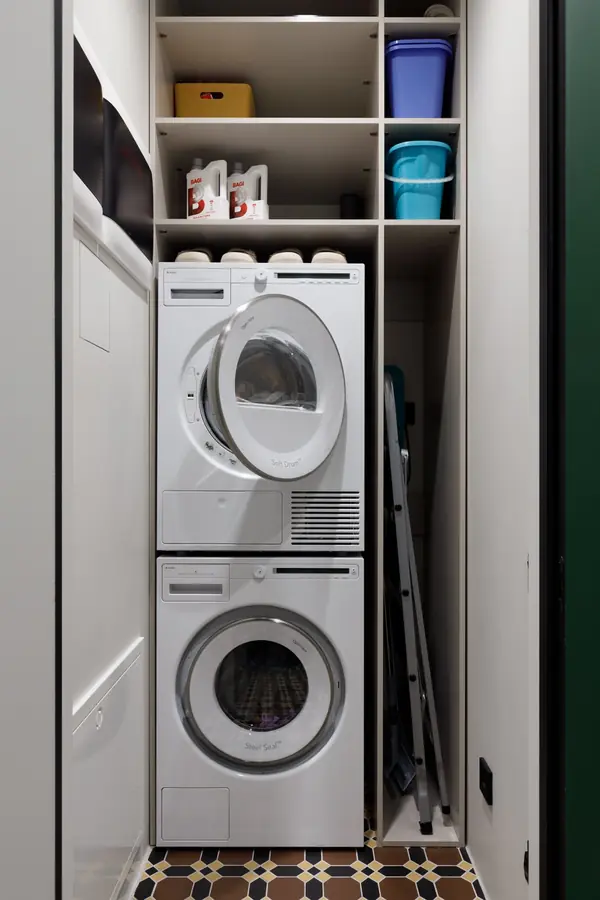 Квартира с панорамными окнами для семьи врачей