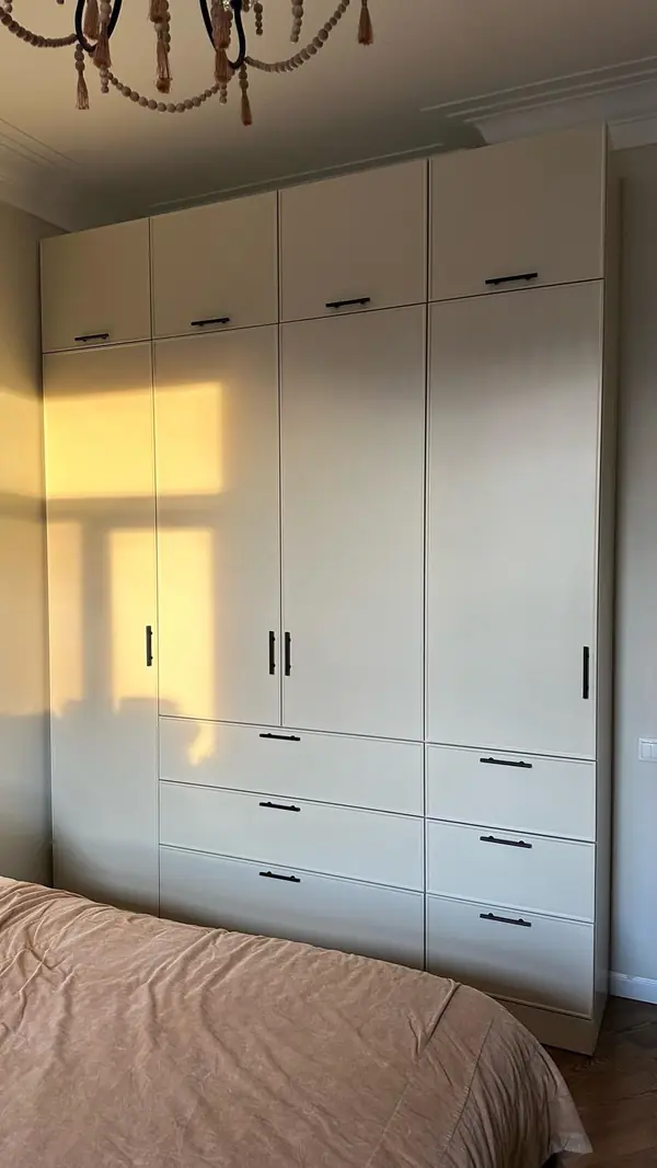 Распашные шкафы