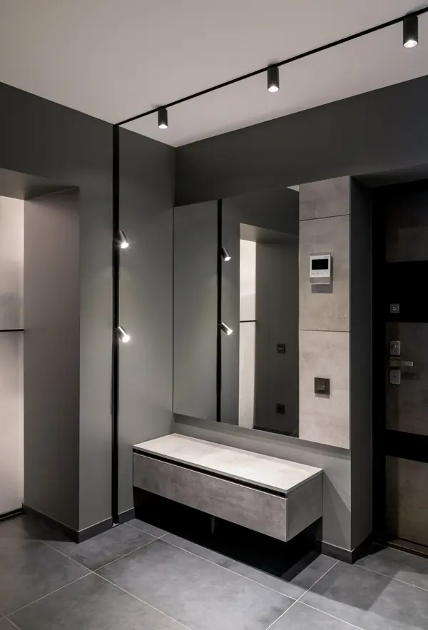 Квартира с гардеробной для коллекции кроссовок