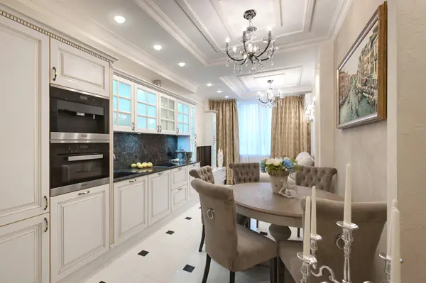 Реализованный проект квартиры в стиле итальянской классики в центре Петербурга