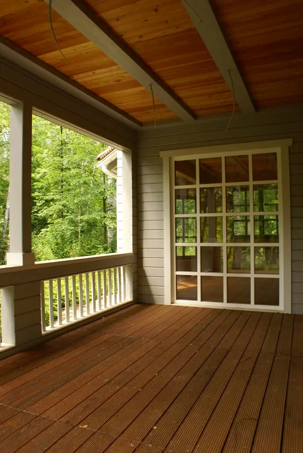 Деревянные окна в домах из клееного бруса