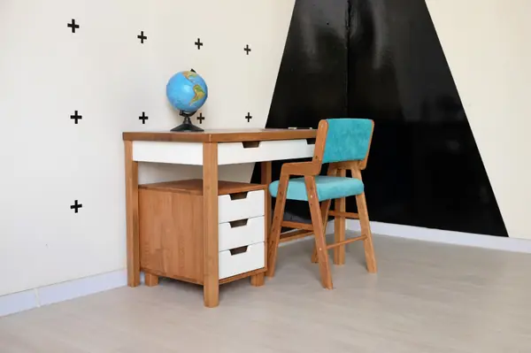 Письменный стол