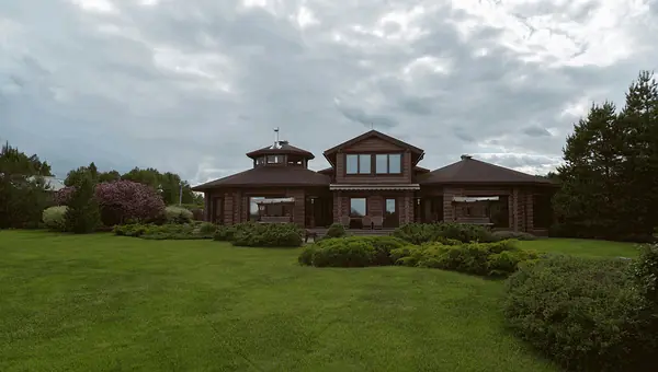 Участок на берегу реки