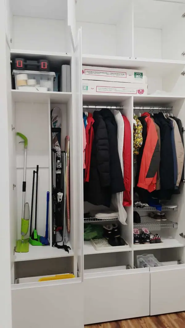 Шкаф в коридор