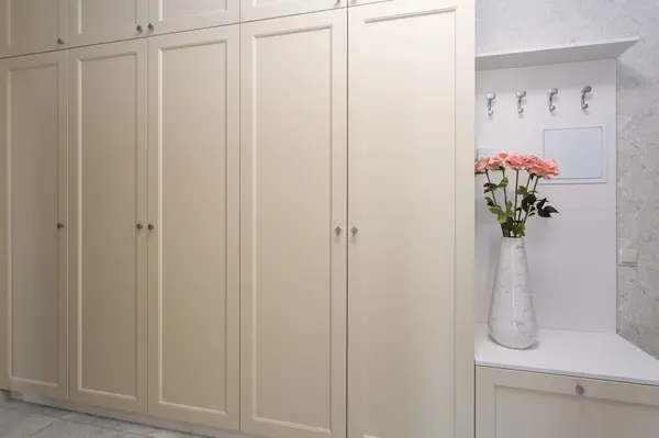 Прихожая в стиле современная классика