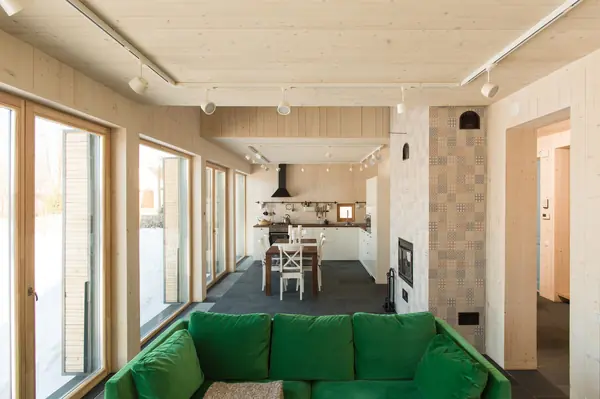 Гостиная-кухня-столовая.