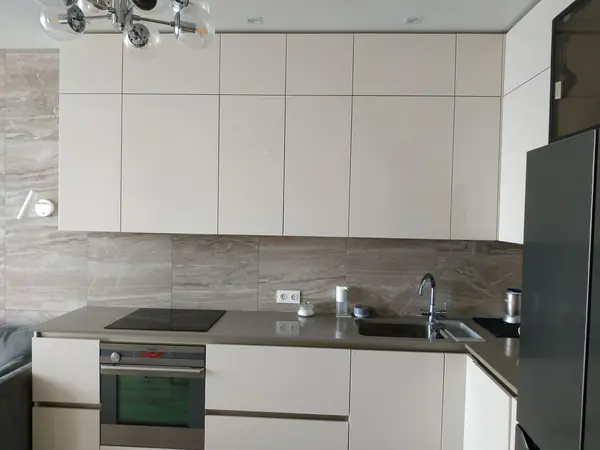 Экостиль с подвесным креслом