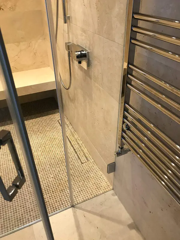 Душевая кабина/ванная комната