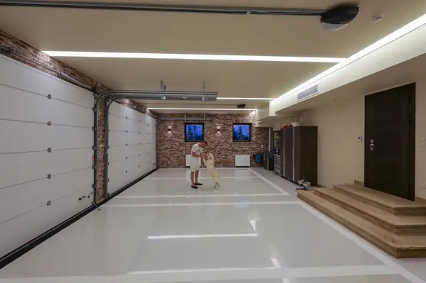 Интерьер гаража на четыре машины - Усадьба Променад