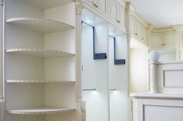 Гардеробная в Классическом стиле