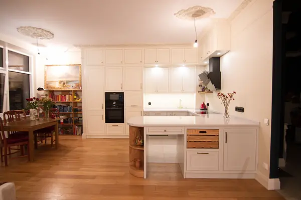 Бело-серая кухня в Москве