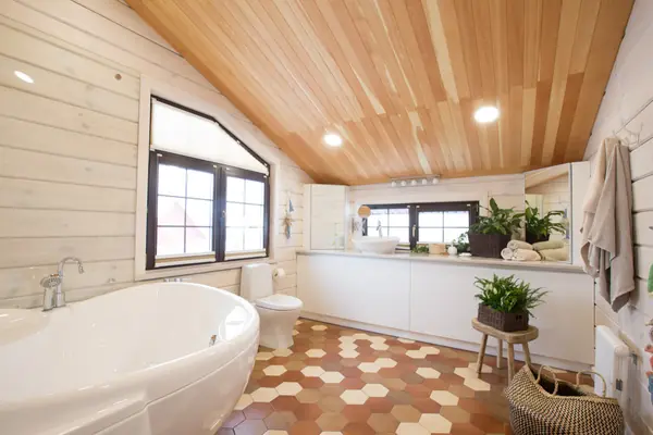 ДОМ В ПОСЕЛКЕ УШАКОВО