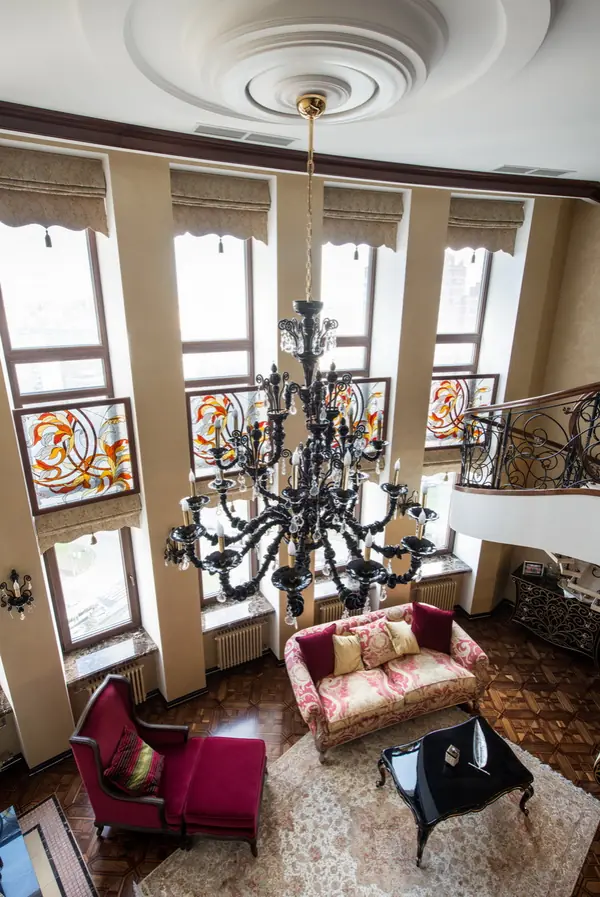 Двухуровневая квартира с камином