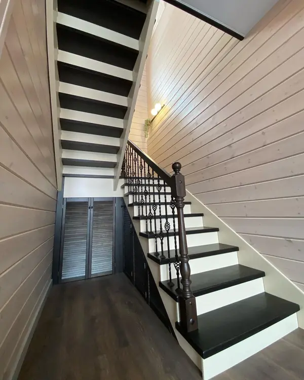 естница Михаила в КП Зорино Спорт Виладж