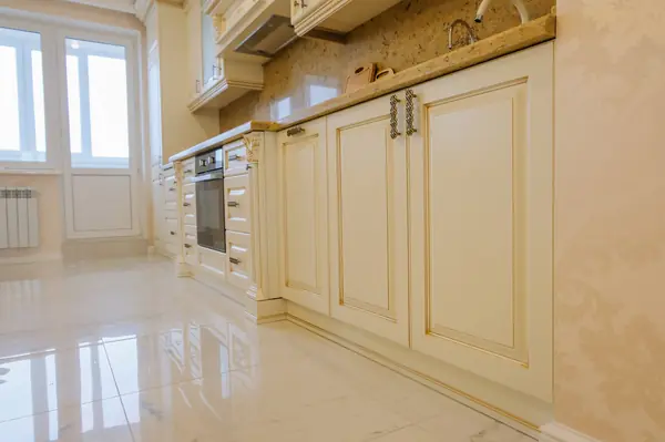 Традиционная итальянская классика в большой квартире