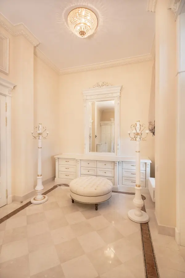 Дом в Миллениум Парк. Элитная мебель