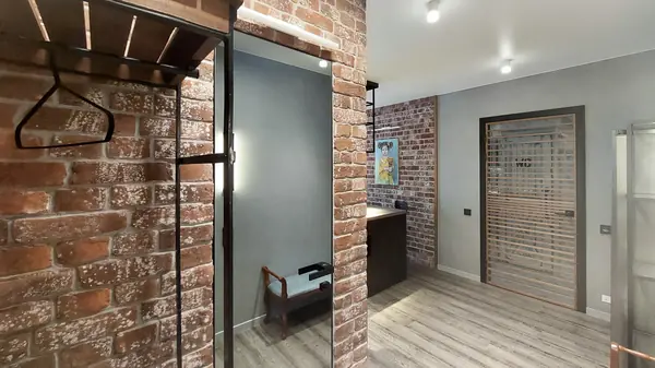 Лофт в квартире фотографа: кухня и холл, 103 кв. м.