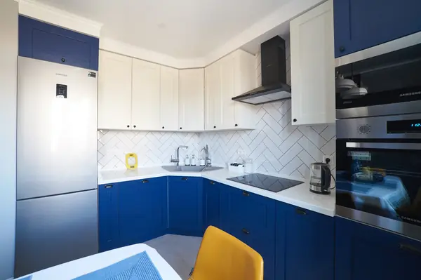 Кухня, шкафы и другая мебель по проекту дизайнера.