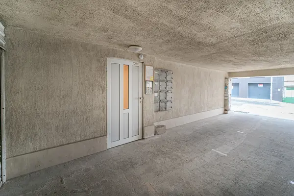 Варна, Хан Пресиян 16