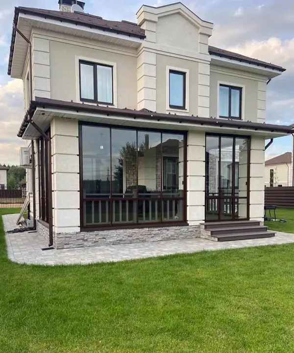 Раздвижное остекление веранды Люксист