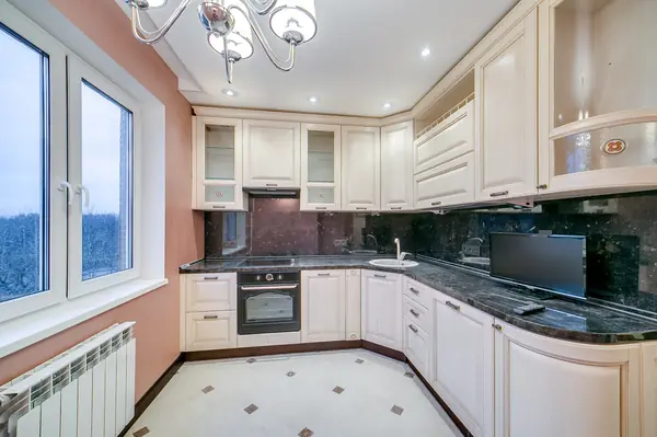 Кухня 6м2 для пожилой дамы