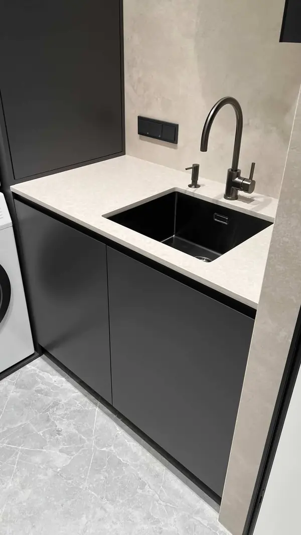 Фотосессия  - двери, мебель и перегородки в московской квартире